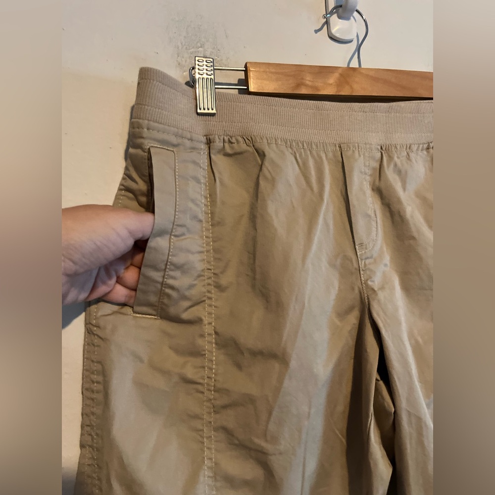 Eddie Bauer Women’s Tan Pull On Cuffed Hiking Outdoor Pants Size 10 - Picture 2 of 7